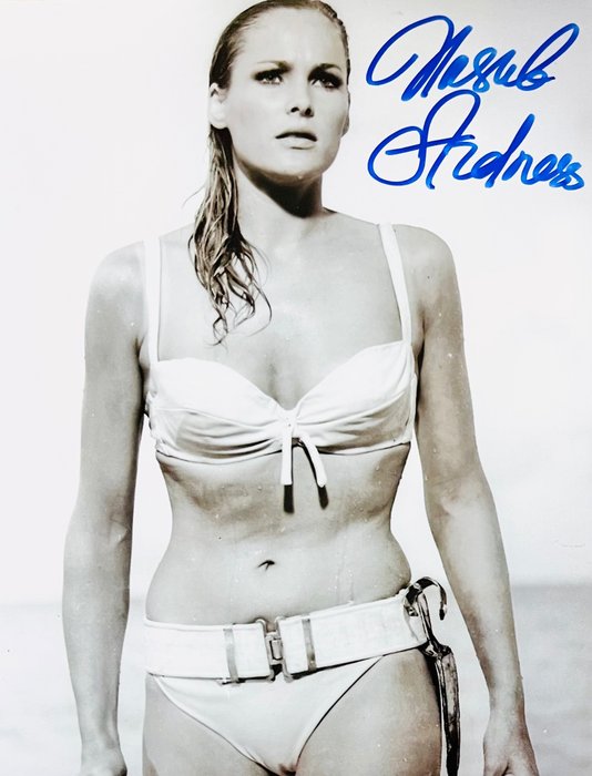James Bond 007: Dr. No - Ursula Andress as "Honey Ryder" - Autografo, Signed with Certified Genuine b´bc holographic COA