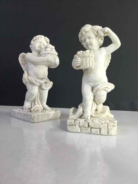 Skulptur, Twee engeltjes die fruit oogsten - 15 cm - Gips - 1970
