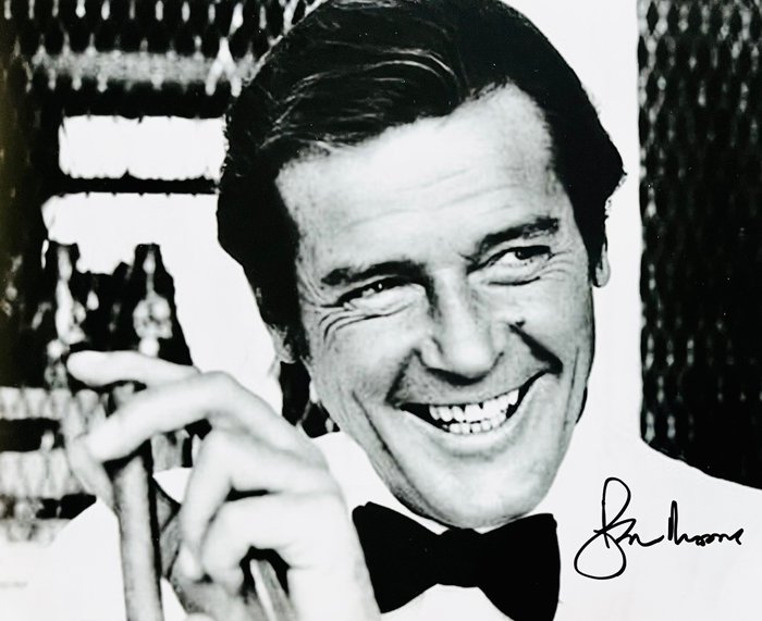 James Bond 007: A View To a Kill - Roger Moore, signed with COA - 簽名