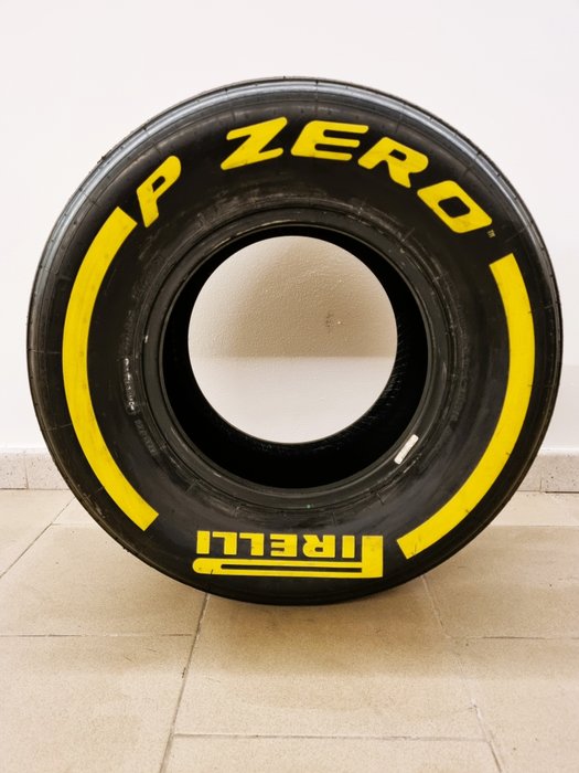 Neumático (1) - Pneumatico Pirelli - Formula Uno
