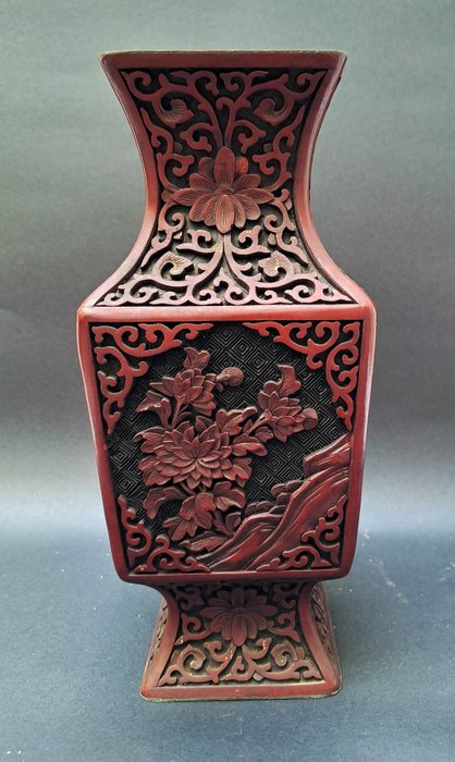 Vase - cinnabar lacquer - China