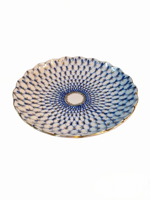Lomonosov Imperial Porcelain Factory - Anna Yatskevich - Prato de servir - “Cobalt mesh” - Porcelana