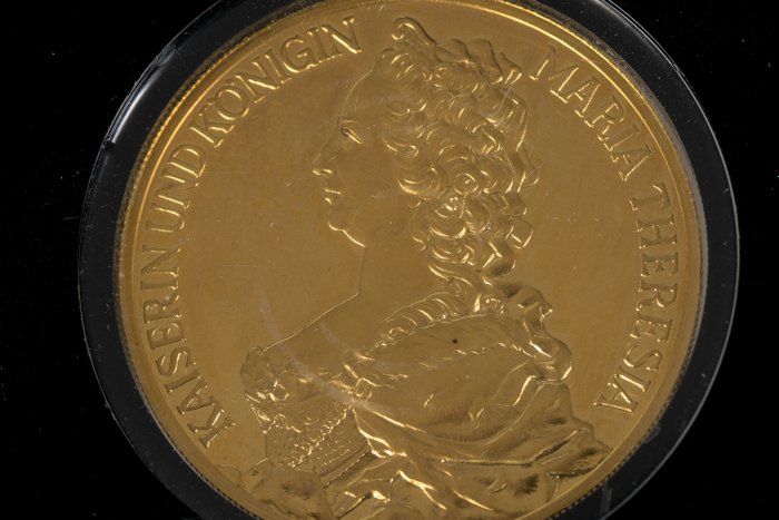Γαλλία. Gold medal Impératrice Elizabeth et Maria Theresia - 16,8 gr Au (.999)