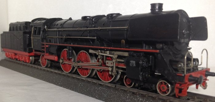 Märklin H0 - 3008.2-F800.2 - Locomotive à vapeur avec wagon tender - BR 01 097 - DB