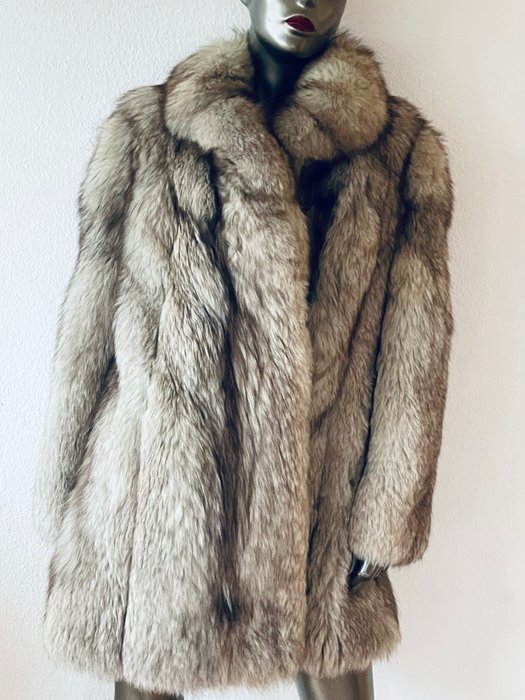 Artisan Furrier - Fox Fur coat - Made in: Switzerland