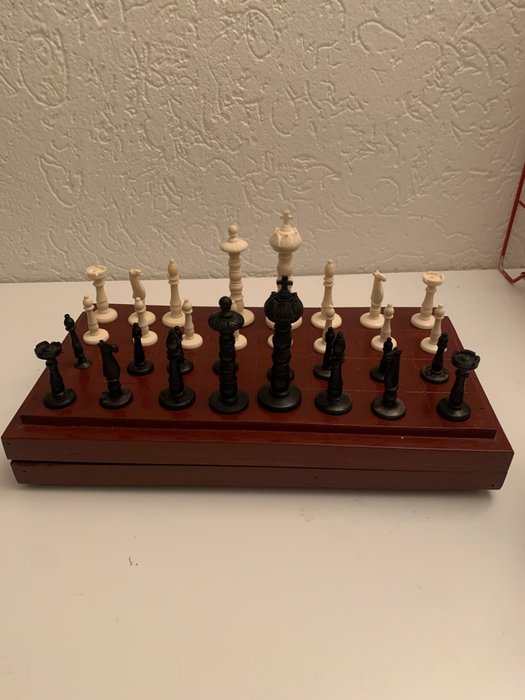 Set di scacchi (32) - Osso