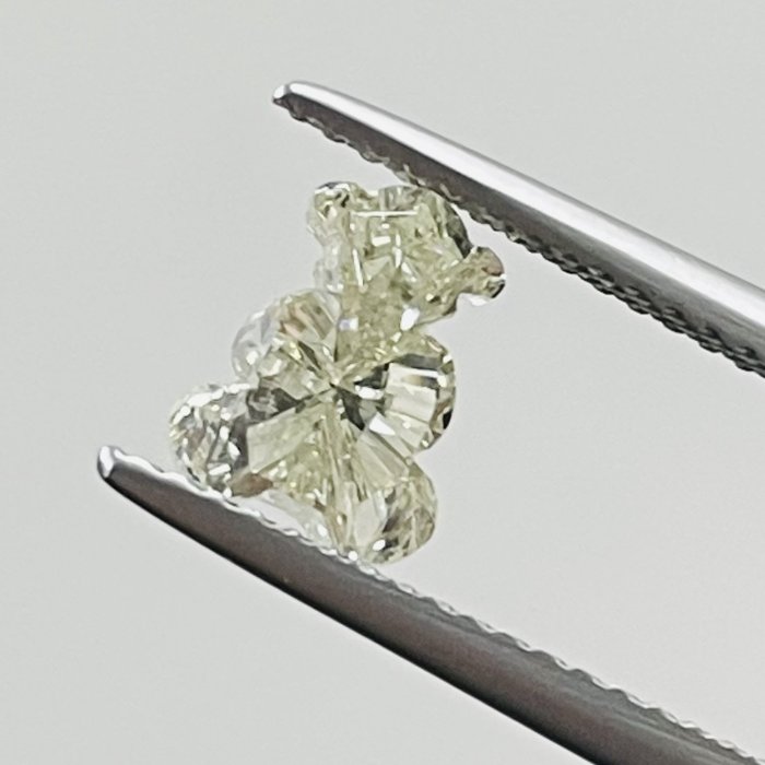 1 pcs 鑽石 - 1.24 ct - 泰迪熊特殊剪裁 - L(輕微黃、帶有輕微黃的折射色) - VS1
