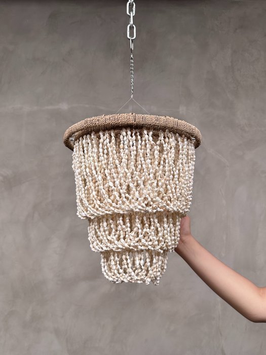NO RESERVE PRICE - SL12 - Stunning Handmade Shell Chandelier - 枝形吊燈 - 貝殼