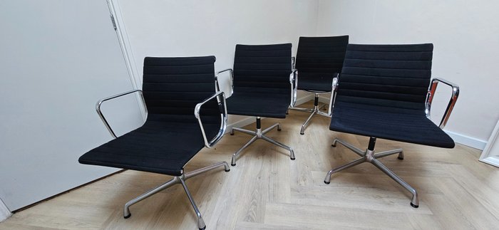 Charles & Ray Eames - Vitra - Chair (4) - EA108