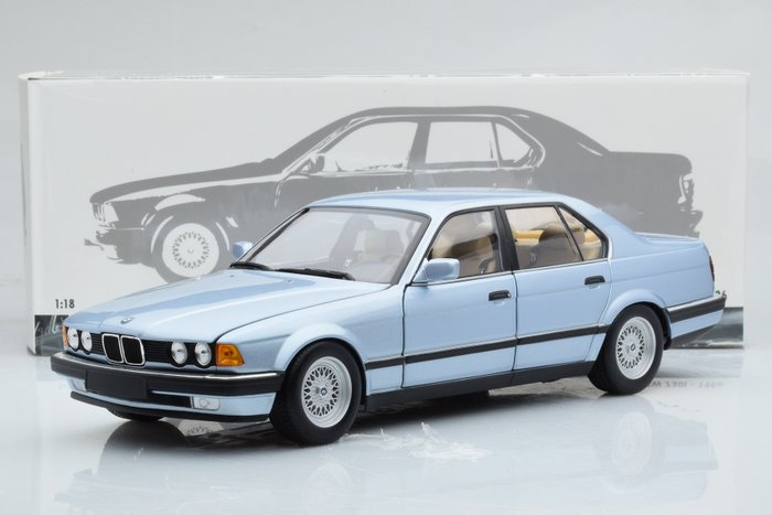 Minichamps 1:18 - Machetă Sedan - BMW 730i (E32) 1986 - Model turnat sub presiune cu 6 deschideri
