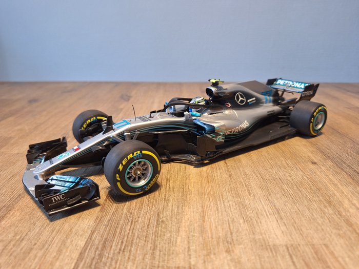 Minichamps 1:18 - 1 - Modellino di auto da corsa - Mercedes F1 W09 - 2018 - Valtteri Bottas