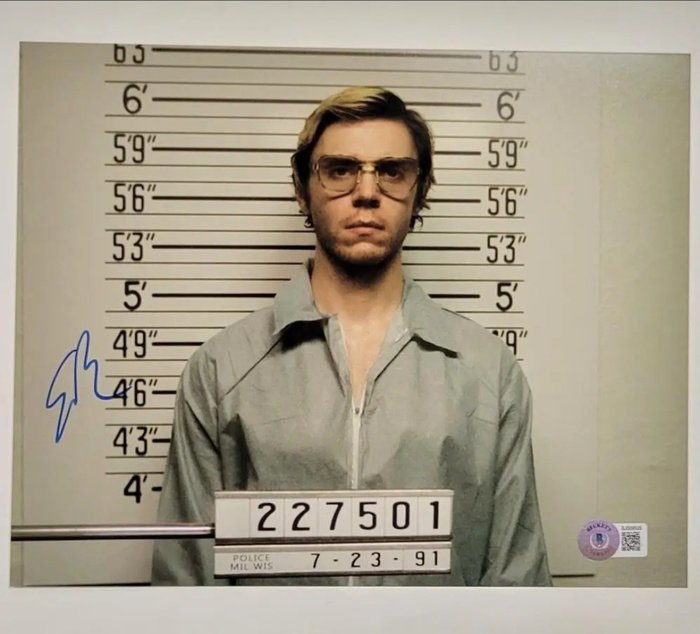 Dahmer - Evan Peters, signed, with Beckett COA - 1 - 照片, 簽名