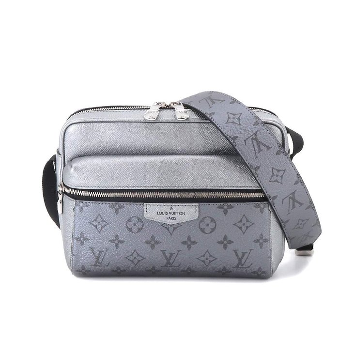 Louis Vuitton - Taigarama Outdoor Messenger - Shoulder bag - Catawiki