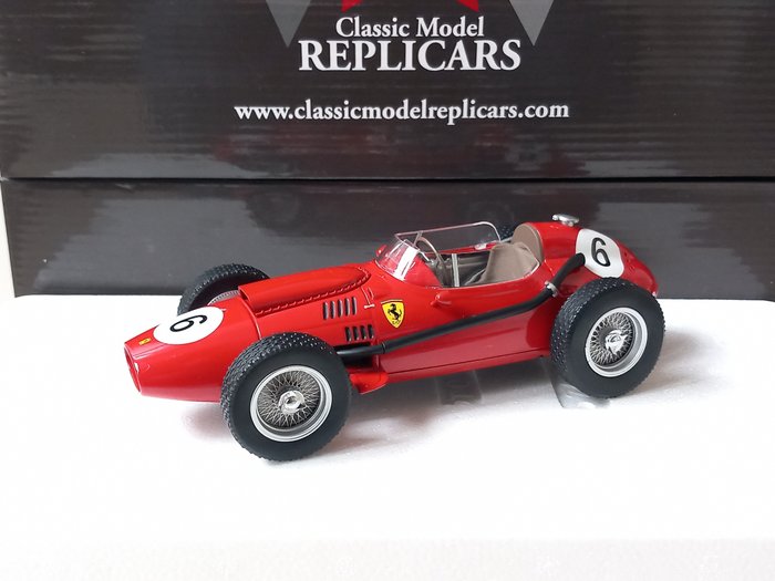 CMR 1:18 - 1 - Modellino di auto da corsa - Ferrari 246 Dino F1 #6  GP Maroccan,   1958 - Pilota: Mike Hawthorn