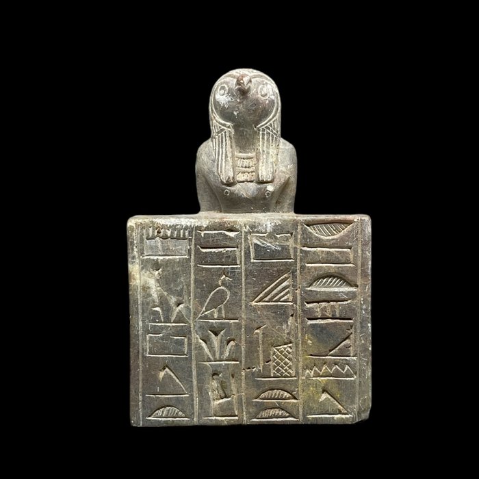 古埃及人的复制品 浮雕象形文字荷鲁斯神