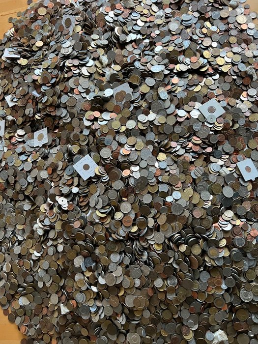 Welt. Lot of Coins (9 kg)  (Ohne Mindestpreis)