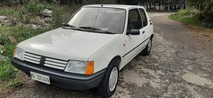 Peugeot - 205 XR - 18.290 km - 1988