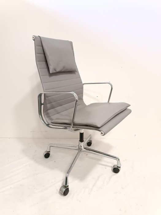 Vitra - Charles & Ray Eames - 办公椅 - 软垫 - 皮革, 铝