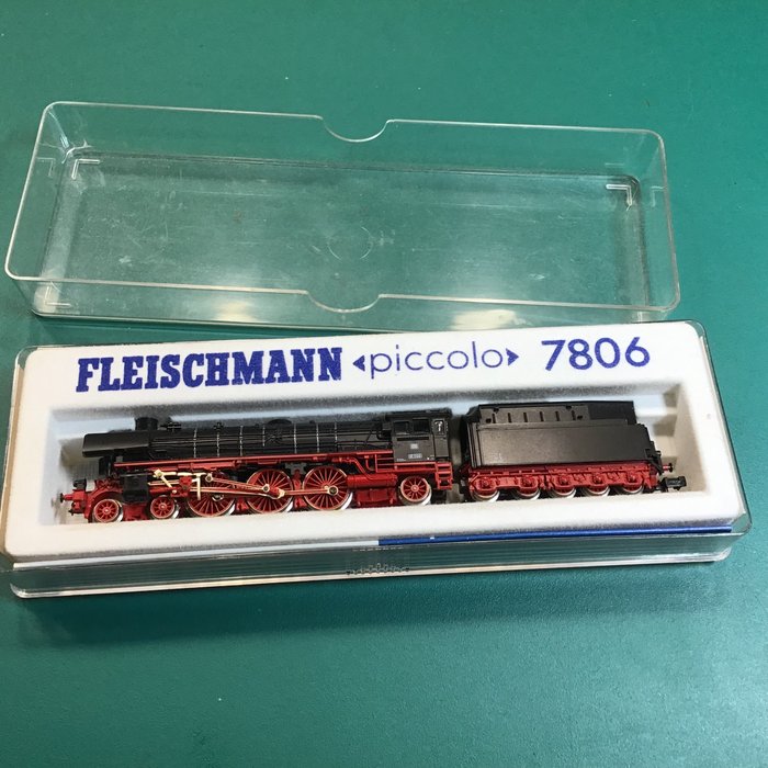Fleischmann N - 7806 - Steam locomotive with tender - BR 01.10 oil - DB