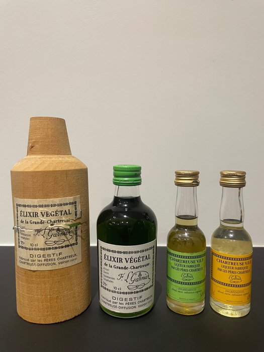 Chartreuse - Elixir Vegetal + VEP Miniatures: 2002 Green + 2003 Yellow  - b. finales de la década de 1970-2003 - 10 cl, 4 cl - 3 botellas