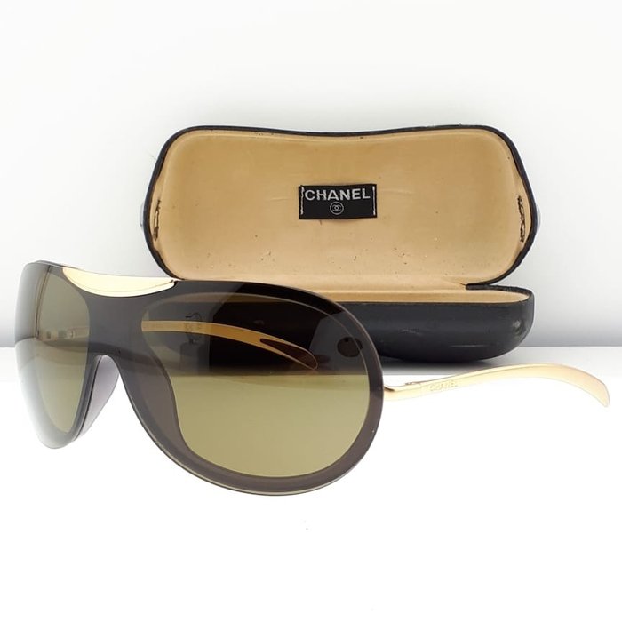 Chanel - Shield Brown & Gold Tone - Sunglasses