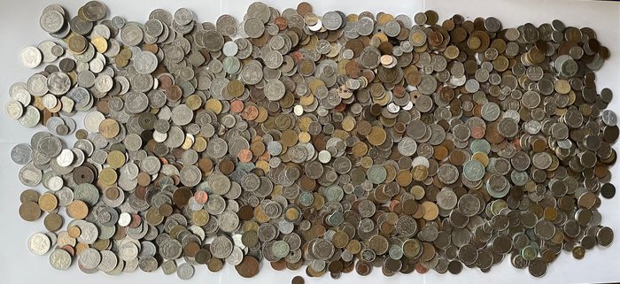World. Lot of Coins (9 kg)
