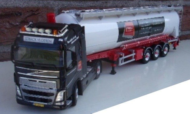 WSI 1:50 - Model truck - VOLVO FH04 Globetrotter - tractor with silo trailer "Strack floors"