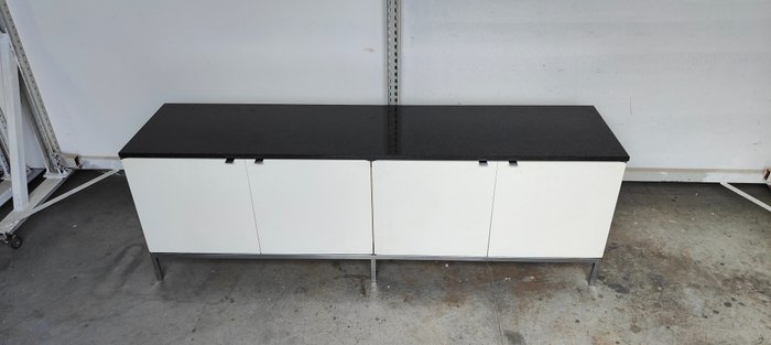 Knoll - Florence Knoll Basset - Anrichte (1) - sideboard florence knoll - Granit, Holz, Stahl, Verchromung