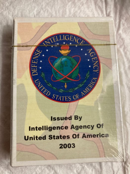 A new old stock pack of US Gulf war Iraqi most wanted/ captured dated 2003. - Spelkort