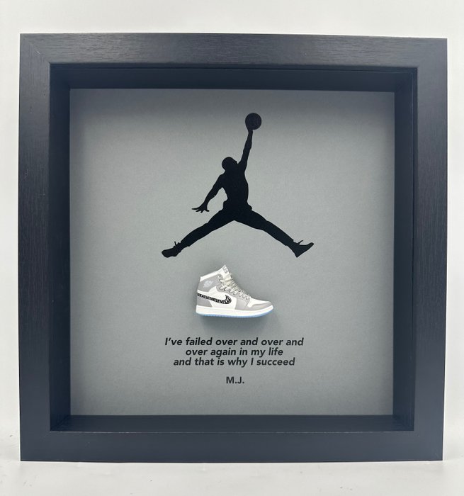 Cadre (1) - Framed Sneaker Air Jordan 1 Retro High Dior - Bois