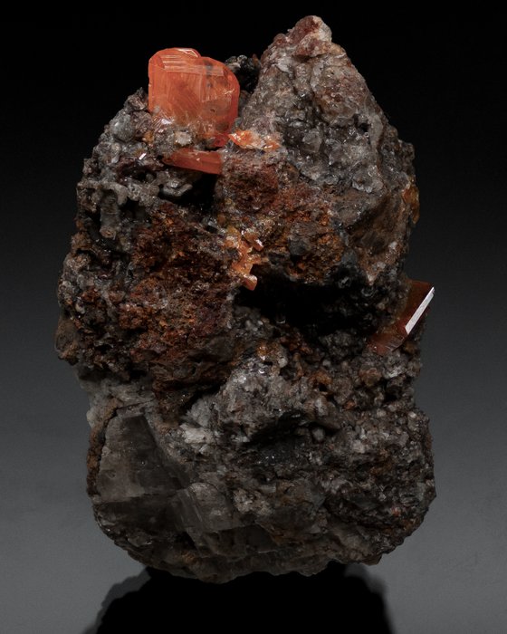 唯美红云辉铅矿 关于高山和方解石基质- 38 g - (1)