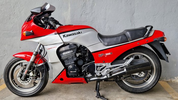 Kawasaki - GPZ 900 R - 1986