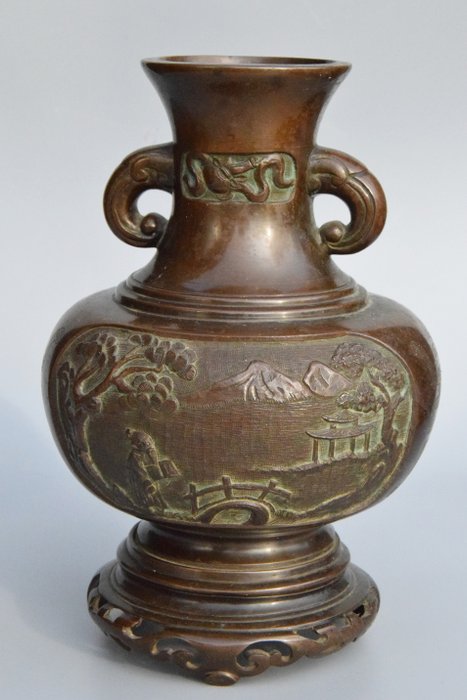 Baluster vase - Patinated bronze - Indochina - Late 19th - early 20th century