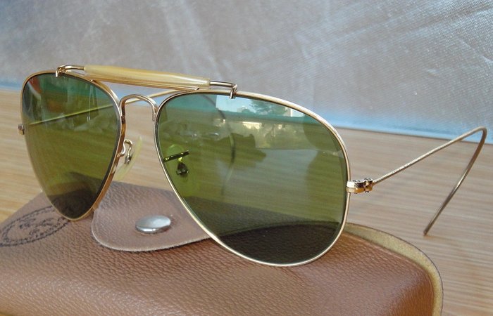 Bausch & Lomb U.S.A - Ray-Ban Outdoorsman Aviator Arista (Gold) 58-14 with RB-3 Tru Green lens - Gafas de sol