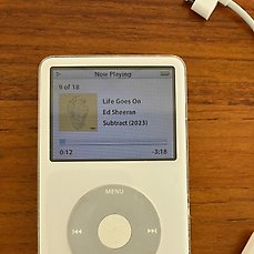 Apple – iPod Video 5th generation 60 Gb iPod