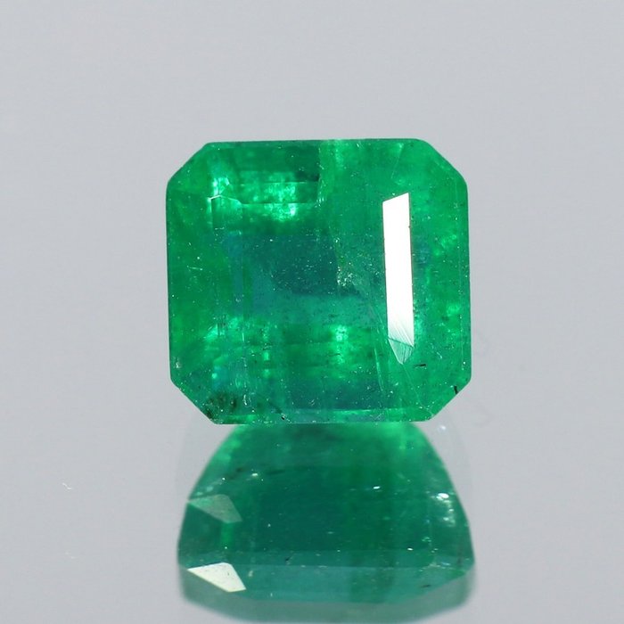 Grün Smaragd - 2.70 ct