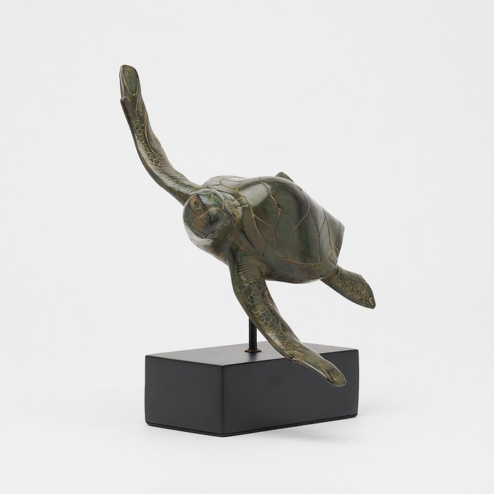 Sculpture, NO RESERVE PRICE - Statue of a Bronze Patinated Turtle on a Stand - 17 cm - Bronze