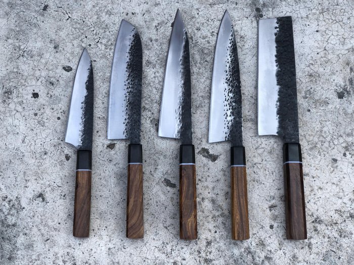 Coltello da tavola (5) - Set di coltelli da chef giapponesi fatti a mano ad  alto contenuto di carbonio - Catawiki