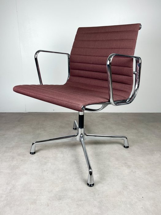 Vitra - Charles & Ray Eames - Bureaustoel - EA 108 - Aluminium, Textiel