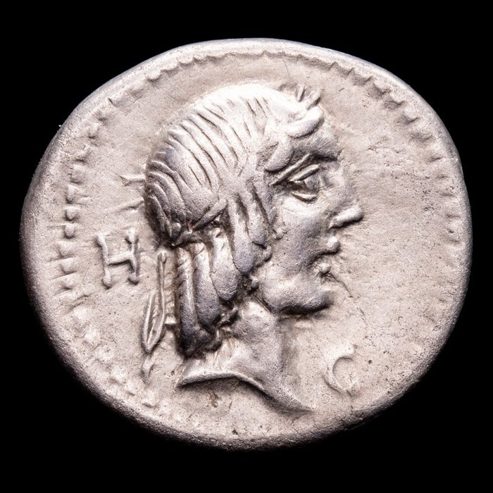 Repubblica romana. C. Calpurnius Piso Frugi.. Denarius from Rome mint 67 B.C. - Apollo / C PISO L F FRVGI Horseman right with palm.