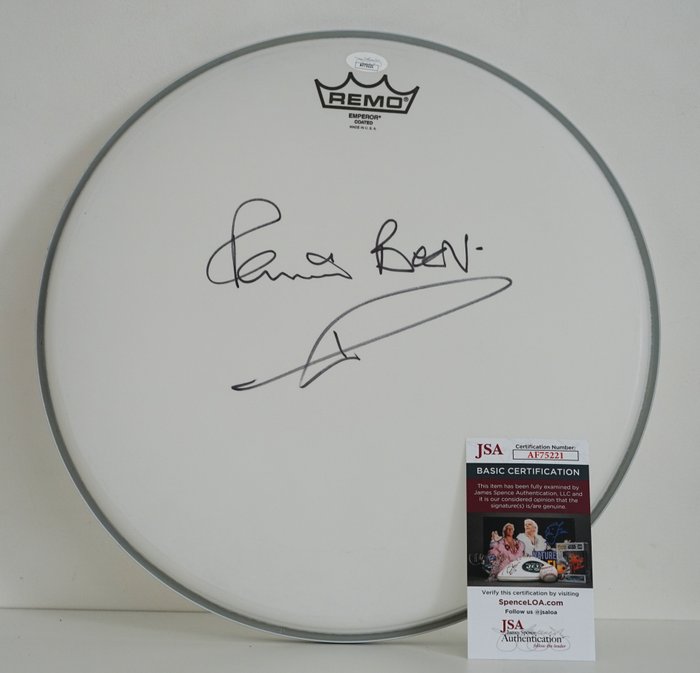 The Beatles - Pete Best - Remo Emperor Drumhead - Signed by Pete Best - JSA COA - Memorabilia firmato (autografo originale) - 2020/2020