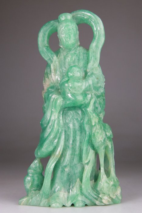 Kwanyin et enfant - Sculpture Chinoise - Avventurina - Cina - XX secolo