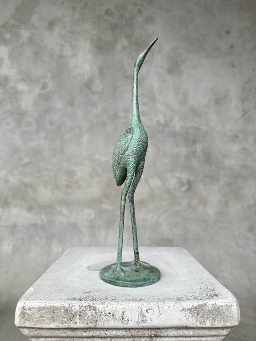 Veistos, NO RESERVE PRICE - Bring the Beauty of Nature Indoors with a Patinated Bronze Crane Statue - 35 cm - Pronssi