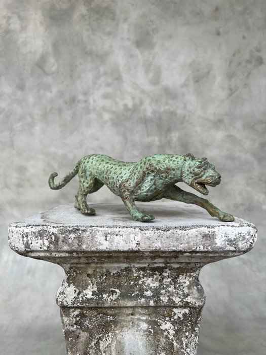 Patsas, NO RESERVE PRICE - Bronze Patinated Hunting Leopard - 13 cm - Pronssi