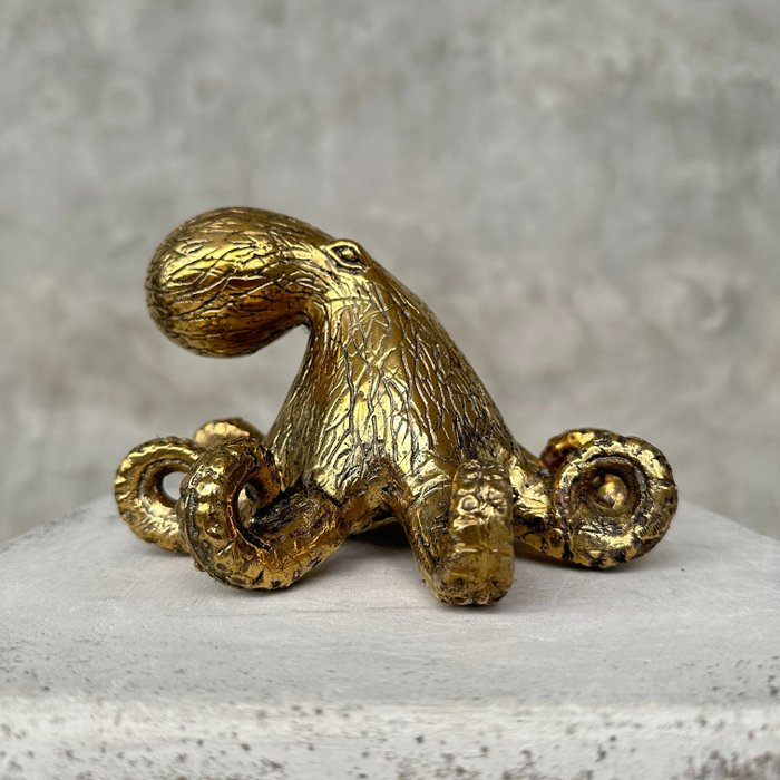 Rzeźba, No Reserve Price -  A Polished Octopus Sculpture in Bronze - 11 cm - Brązowy
