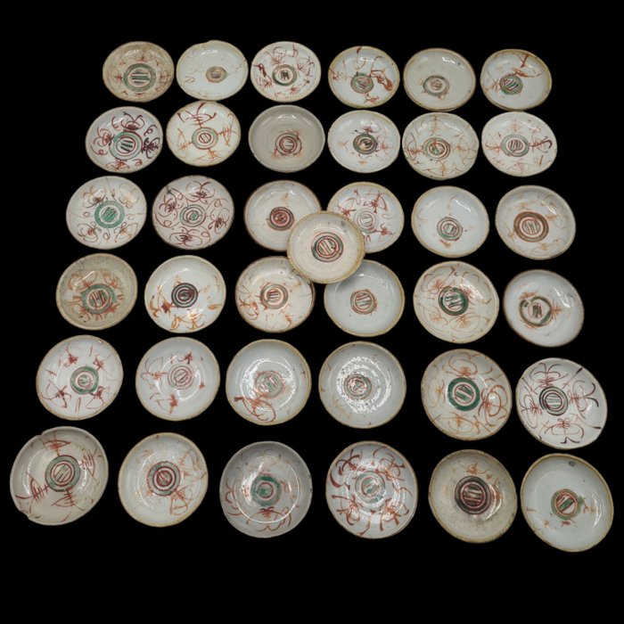 Collection of Swatow Saucers - Soucoupe (37) - Porcelaine