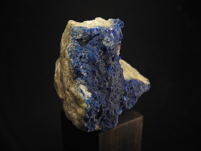蓝方石 水晶矩晶体 - 43×59×75 mm - 207 g