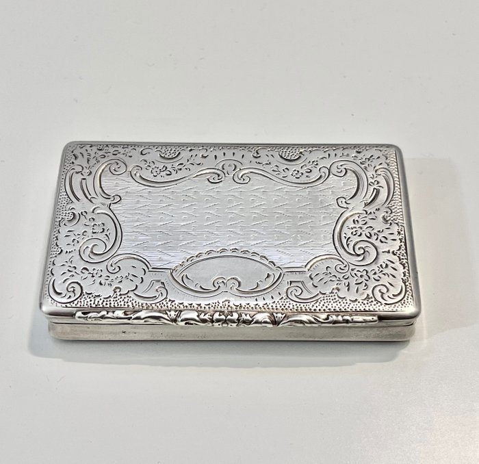 Antique Austro-Hungarian Empire silver snuff box- Vienna, first half XIX century - Tabakierka (1) - Srebro próby 812 (13lot)