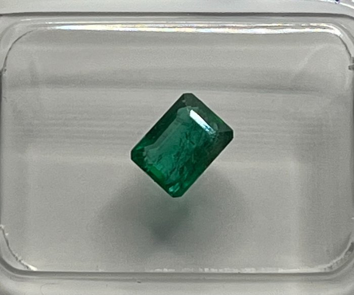 1 pcs  Smaragd  - 0.61 ct - Antwerp Laboratory for Gemstone Testing (ALGT) - Fijne kleurkwaliteit