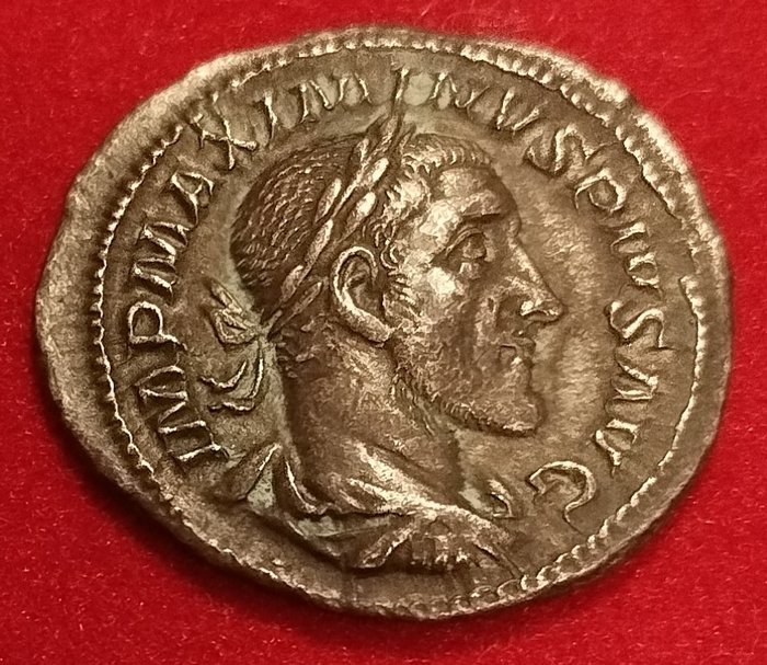 Empire romain. Maximin Ier le Thrace (235-238 apr. J.-C.). AR Denarius,  235-238 Ric 16